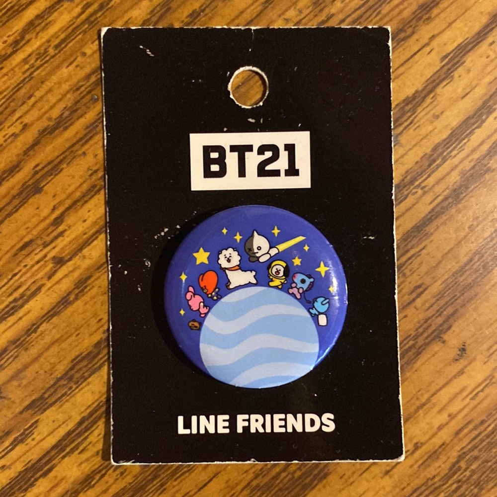 BT21 Line Friends Pins - Picture 2 of 6